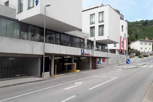 Entry parking garage arte hotel Krems